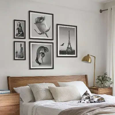 Conjunto de 5 quadros com moldura estampa elegante de Paris em preto e branco