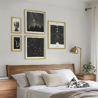 Conjunto de 5 quadros decorativos com tema de inspirações cósmicas da galáxia