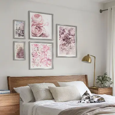 Conjunto de 5 quadros decorativos com estampas de arranjos florais vintage