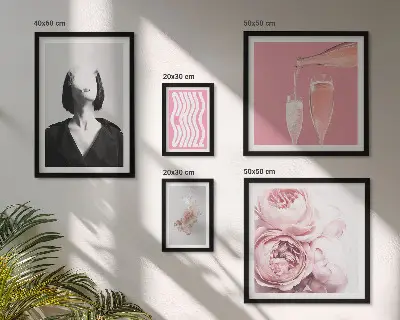 Quadro decorativo mulher fumando com vinho gelado