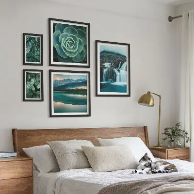 Galeria de parede com plantas verdes, cachoeiras e natureza