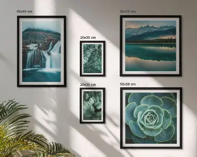 Galeria de parede com plantas verdes, cachoeiras e natureza
