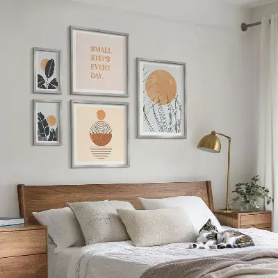 Conjunto de 5 quadros com moldura com estampas gráficas de plantas
