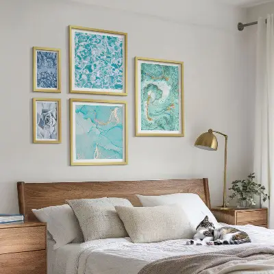 Conjunto de 5 quadros decorativos com elegantes detalhes em azul turquesa