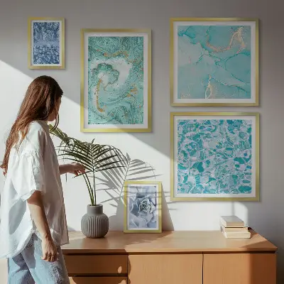 Conjunto de 5 quadros decorativos com elegantes detalhes em azul turquesa