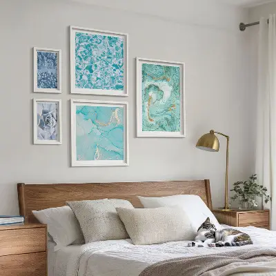 Conjunto de 5 quadros decorativos com elegantes detalhes em azul turquesa