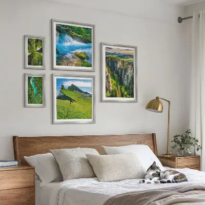 Conjunto de 5 quadros decorativos com paisagens de montanhas, rios e florestas
