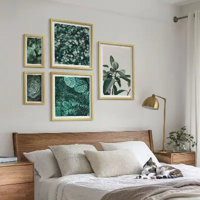 Galeria de quadros para parede com motivos de folhas verdes