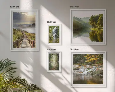 Conjunto de 5 quadros com moldura de paisagens naturais com cachoeiras e trilhas na floresta