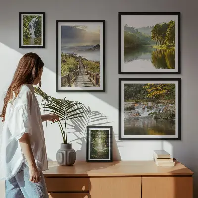 Conjunto de 5 quadros com moldura de paisagens naturais com cachoeiras e trilhas na floresta