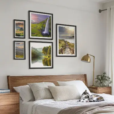 Conjunto de 5 quadros com moldura de paisagens com cachoeiras e montanhas