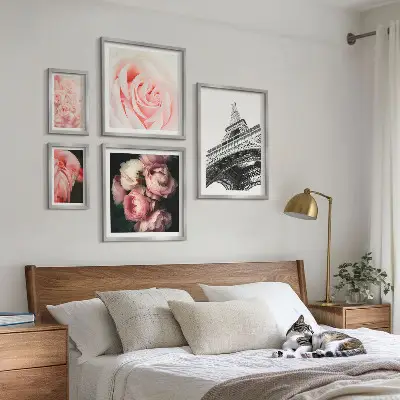 Conjunto de 5 quadros com moldura com tema rosas e Torre Eiffel