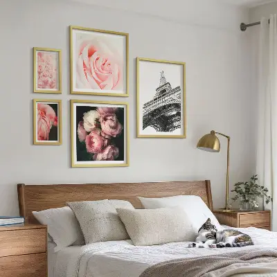 Conjunto de 5 quadros com moldura com tema rosas e Torre Eiffel