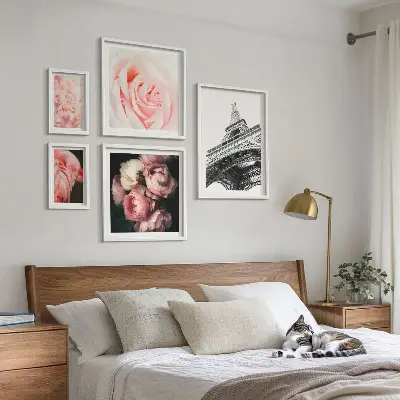 Conjunto de 5 quadros com moldura com tema rosas e Torre Eiffel