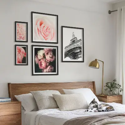 Conjunto de 5 quadros com moldura com tema rosas e Torre Eiffel