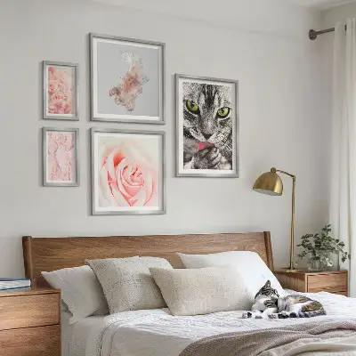 Conjunto de 5 quadros com moldura estampa de rosas de gatos em tons delicados