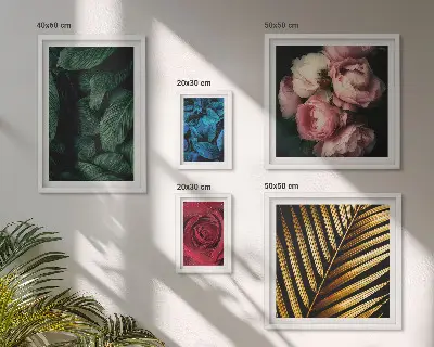 Galeria de parede com motivos de plantas florais