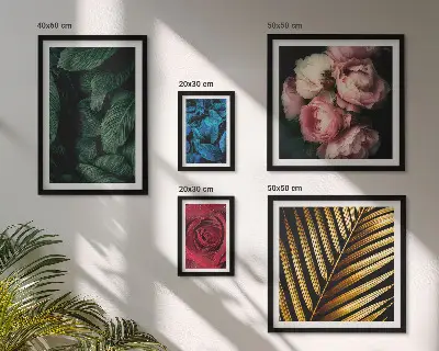 Galeria de parede com motivos de plantas florais