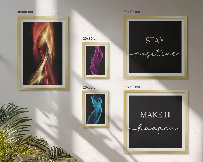 Parede de galeria com quadros com citações e padrões de luz inspiradores
