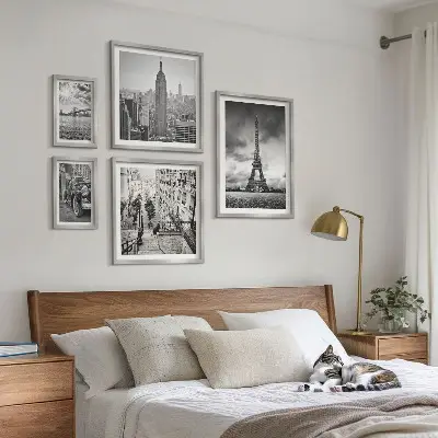 Conjunto de 5 quadros com moldura com ícones de paisagens urbanas arquitetônicas