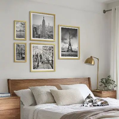 Conjunto de 5 quadros com moldura com ícones de paisagens urbanas arquitetônicas