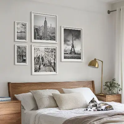 Conjunto de 5 quadros com moldura com ícones de paisagens urbanas arquitetônicas