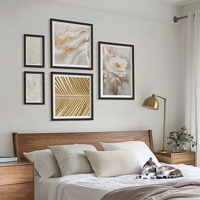 Conjunto de 5 quadros decorativos com motivos florais elegantes
