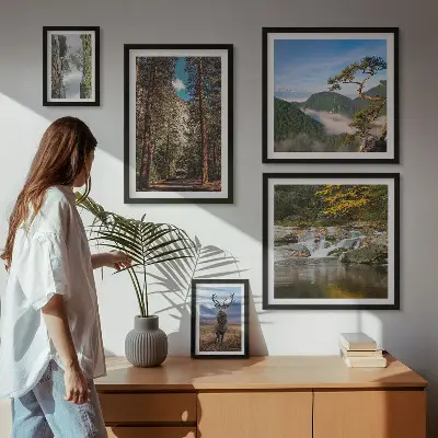 Conjunto de 5 quadros com moldura com temática de paisagens montanhosas e natureza selvagem
