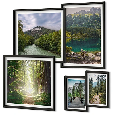 Conjunto de 5 quadros decorativos com paisagens de montanhas e trilhas na floresta