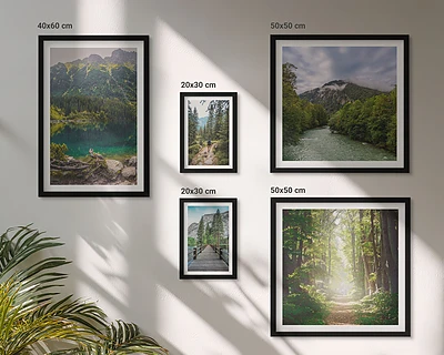 Conjunto de 5 quadros decorativos com paisagens de montanhas e trilhas na floresta