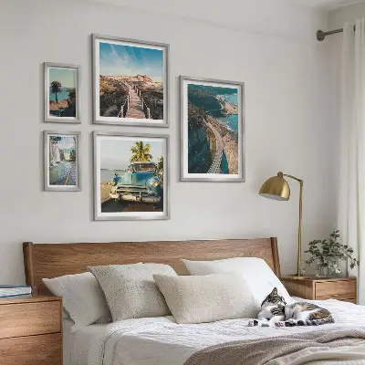 Conjunto de 5 quadros com moldura com estampas de paisagens, viagens, carros e natureza