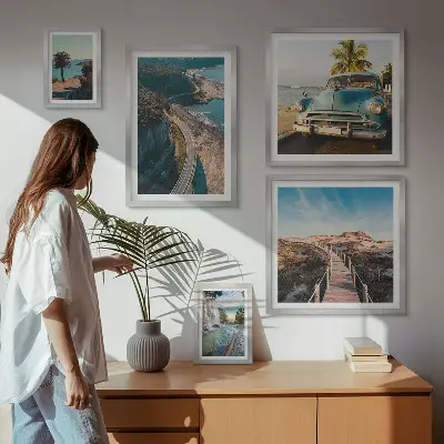 Conjunto de 5 quadros com moldura com estampas de paisagens, viagens, carros e natureza