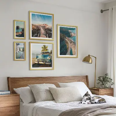 Conjunto de 5 quadros com moldura com estampas de paisagens, viagens, carros e natureza