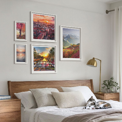Conjunto de 5 quadros com moldura vistas da natureza urbana nas montanhas