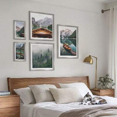 Conjunto de 5 quadros decorativos barcos em lagos tranquilos nas montanhas