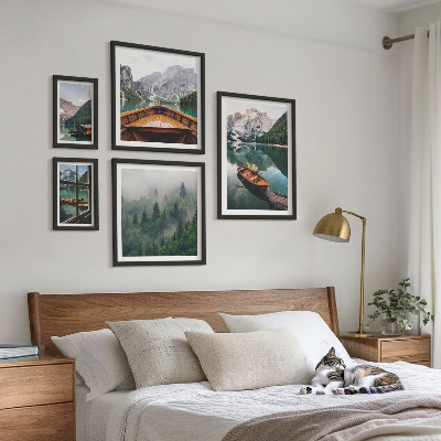Conjunto de 5 quadros decorativos barcos em lagos tranquilos nas montanhas