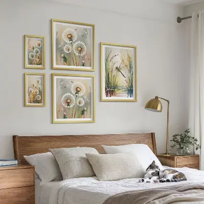Galeria de quadros para parede com estampas de libélulas em estilo floral natural