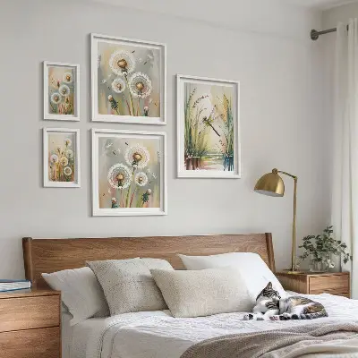 Galeria de quadros para parede com estampas de libélulas em estilo floral natural