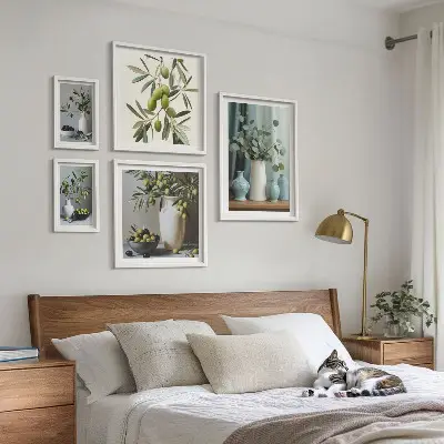 Conjunto de 5 quadros com moldura com estampa de azeitonas verdes em vaso decorativo
