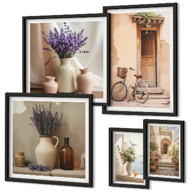 Conjunto de 5 quadros decorativos Interiores elegantes com uma bicicleta e flores.