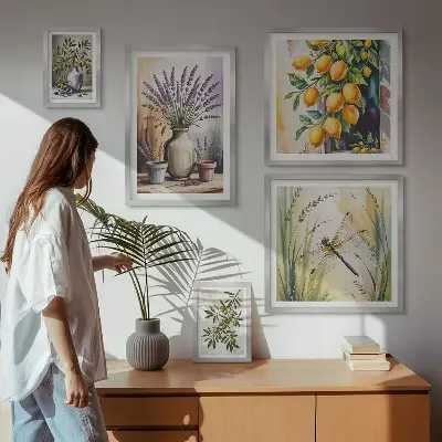 Galeria de parede com estampas rústicas de azeitonas e limões