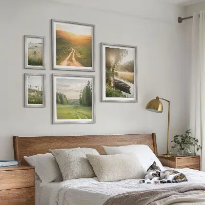 Galeria de quadros para parede com paisagens de água e vegetação