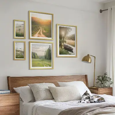 Galeria de quadros para parede com paisagens de água e vegetação