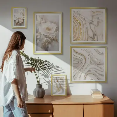 Conjunto de 5 quadros decorativos com motivos florais abstratos e elegância