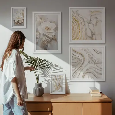 Conjunto de 5 quadros decorativos com motivos florais abstratos e elegância