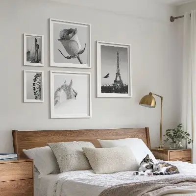 Galeria de parede com imagens elegantes em preto e branco