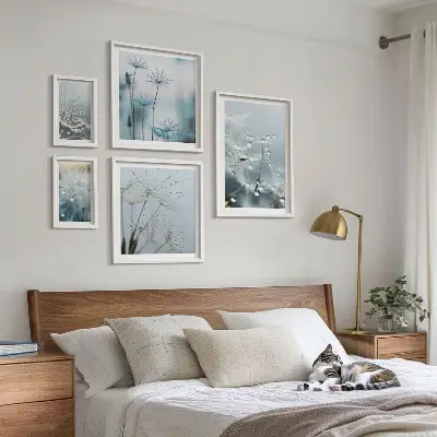 Conjunto de 5 quadros decorativos com motivos vegetais e gotas de água