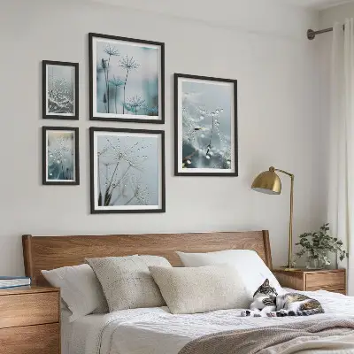 Conjunto de 5 quadros decorativos com motivos vegetais e gotas de água