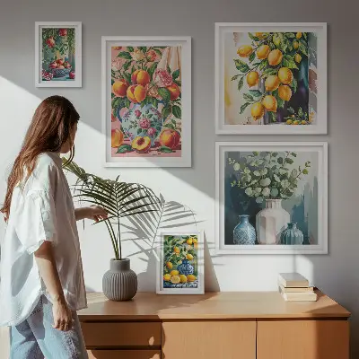 Conjunto de 5 quadros decorativos com estampas de composições florais frutadas