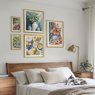 Parede galeria de quadros composições florais de frutas